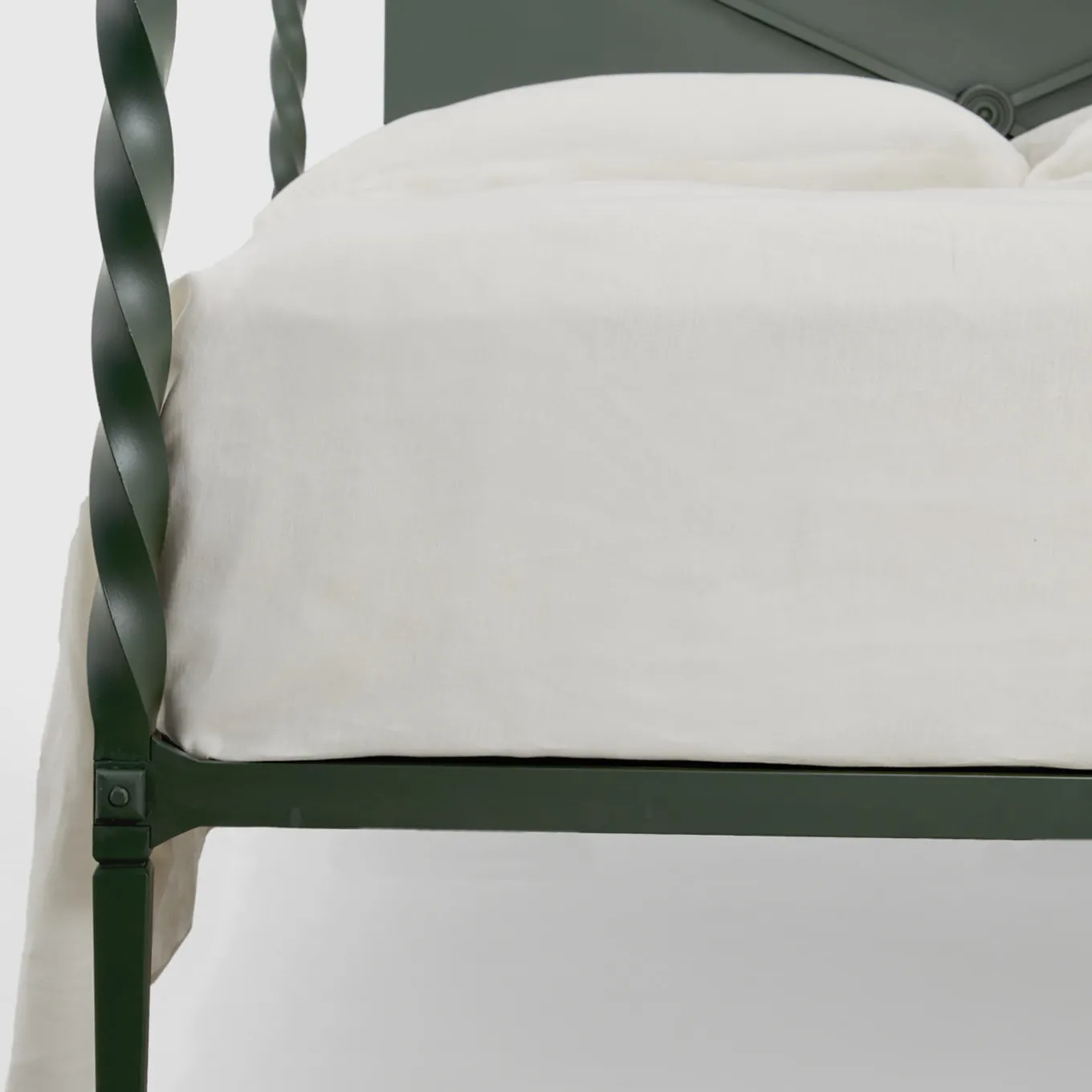 Rito Gray Iron Canopy Double Bed