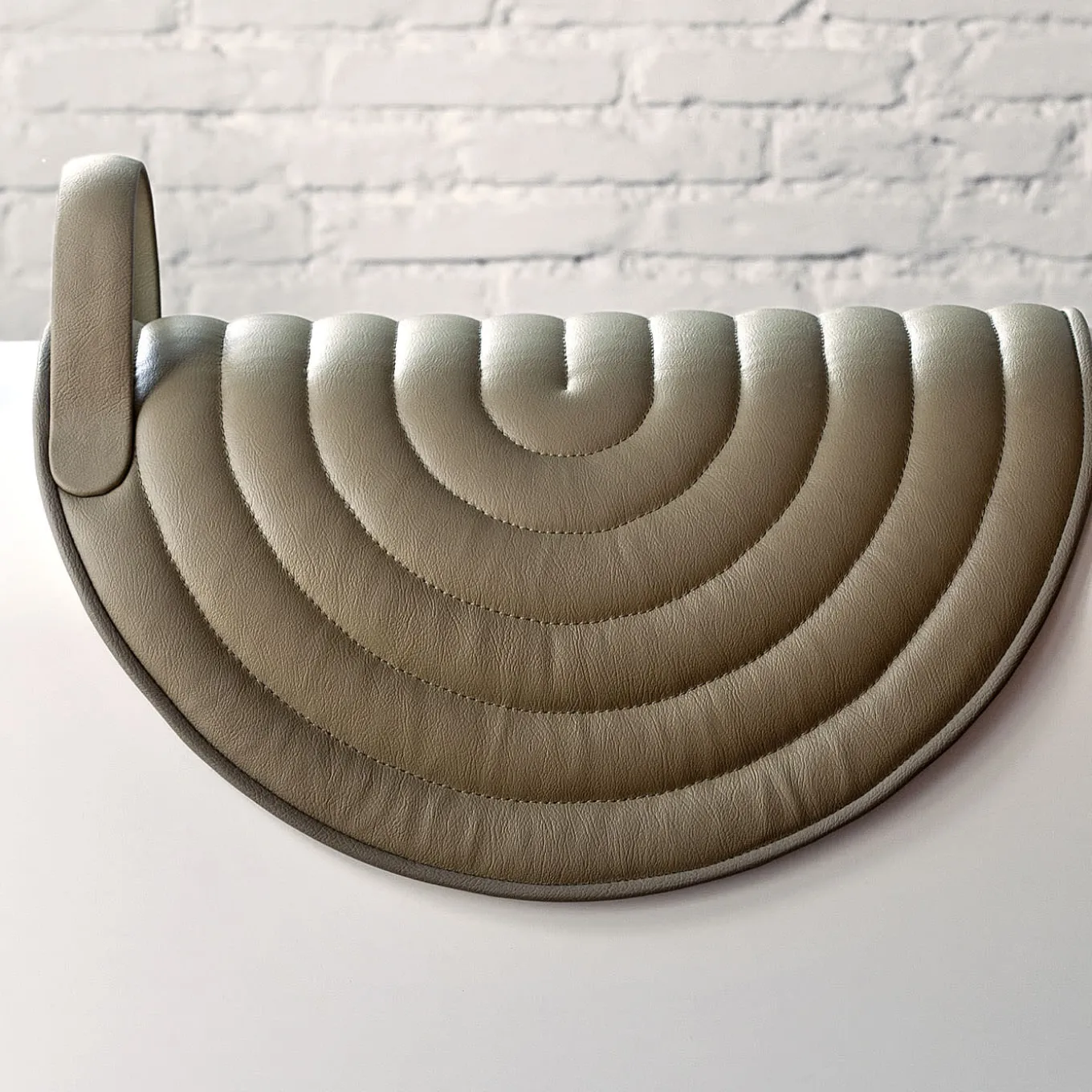 Rocker 02 Bench by Lanzavecchia & Wai