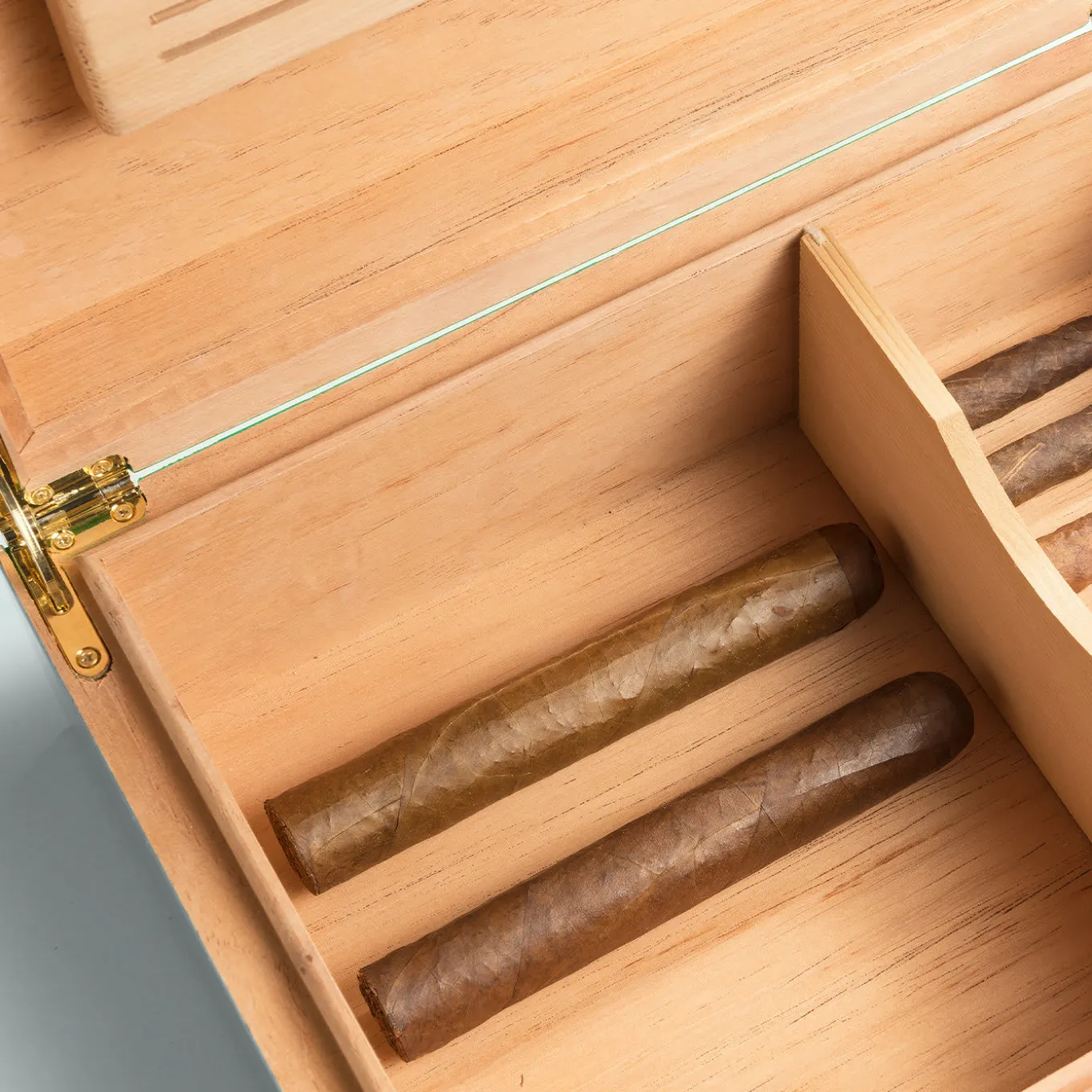 Roma SC2 Yellow Cigar Box