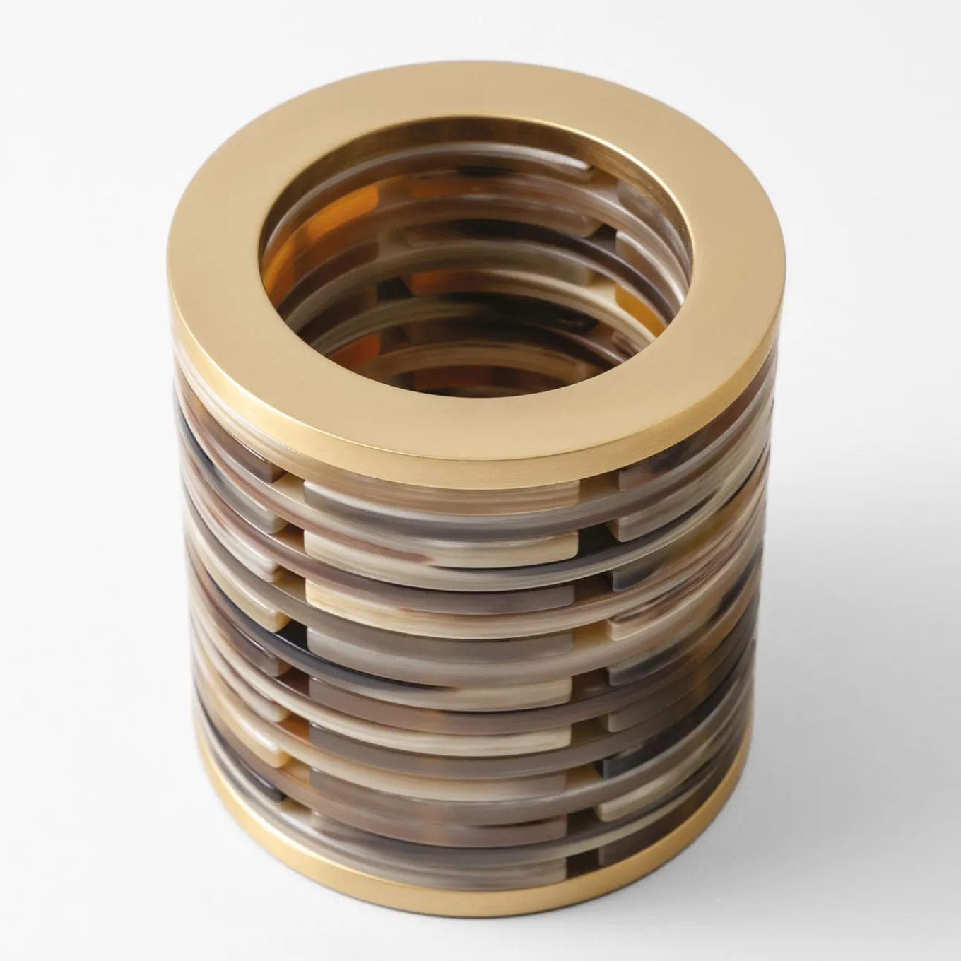 Round Pen Holder in Horn #2