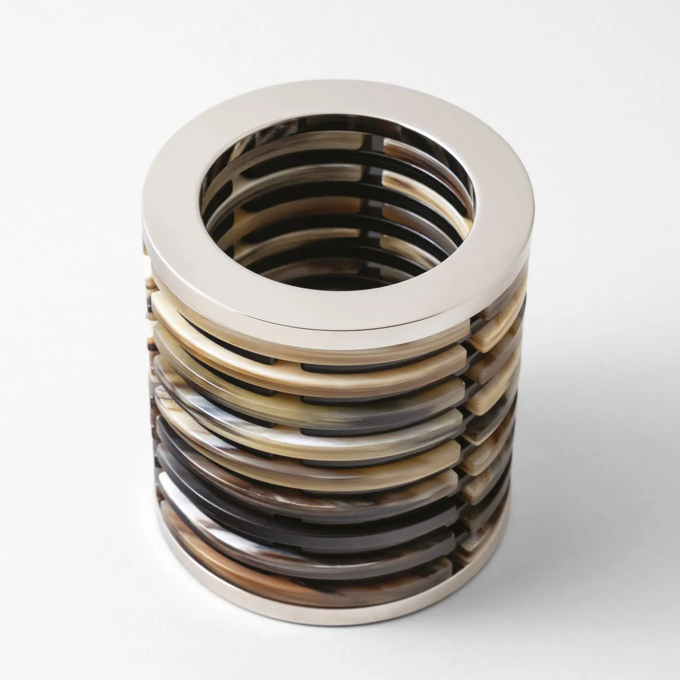 Round Pen Holder in Horn #3