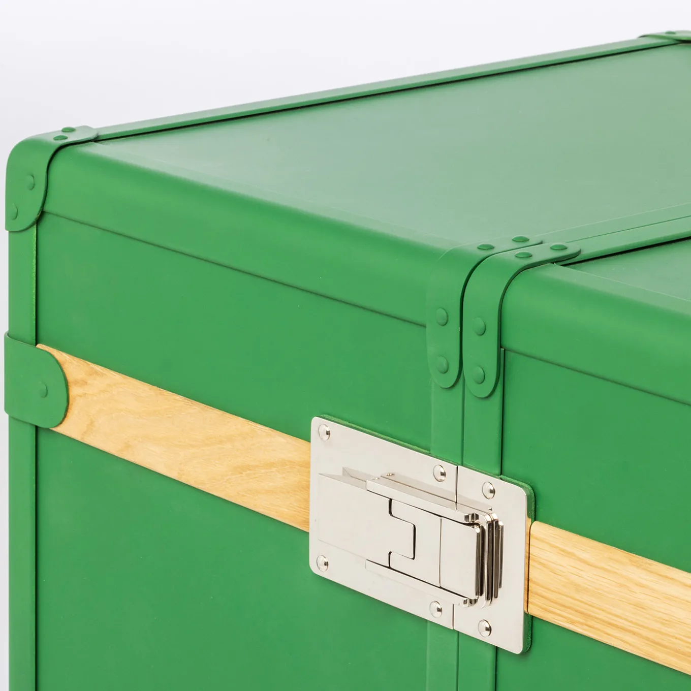 Saint-Tropez Green Wardrobe Trunk with Oak Inserts