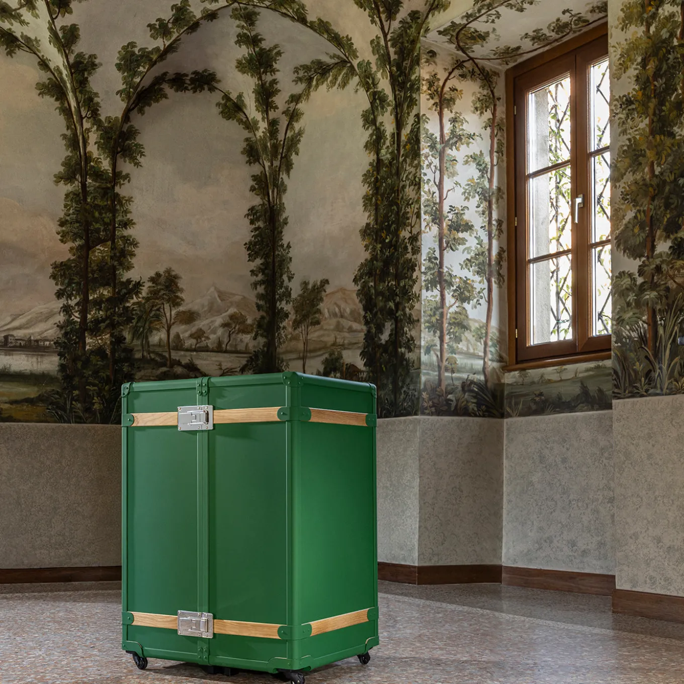 Saint-Tropez Green Wardrobe Trunk with Oak Inserts