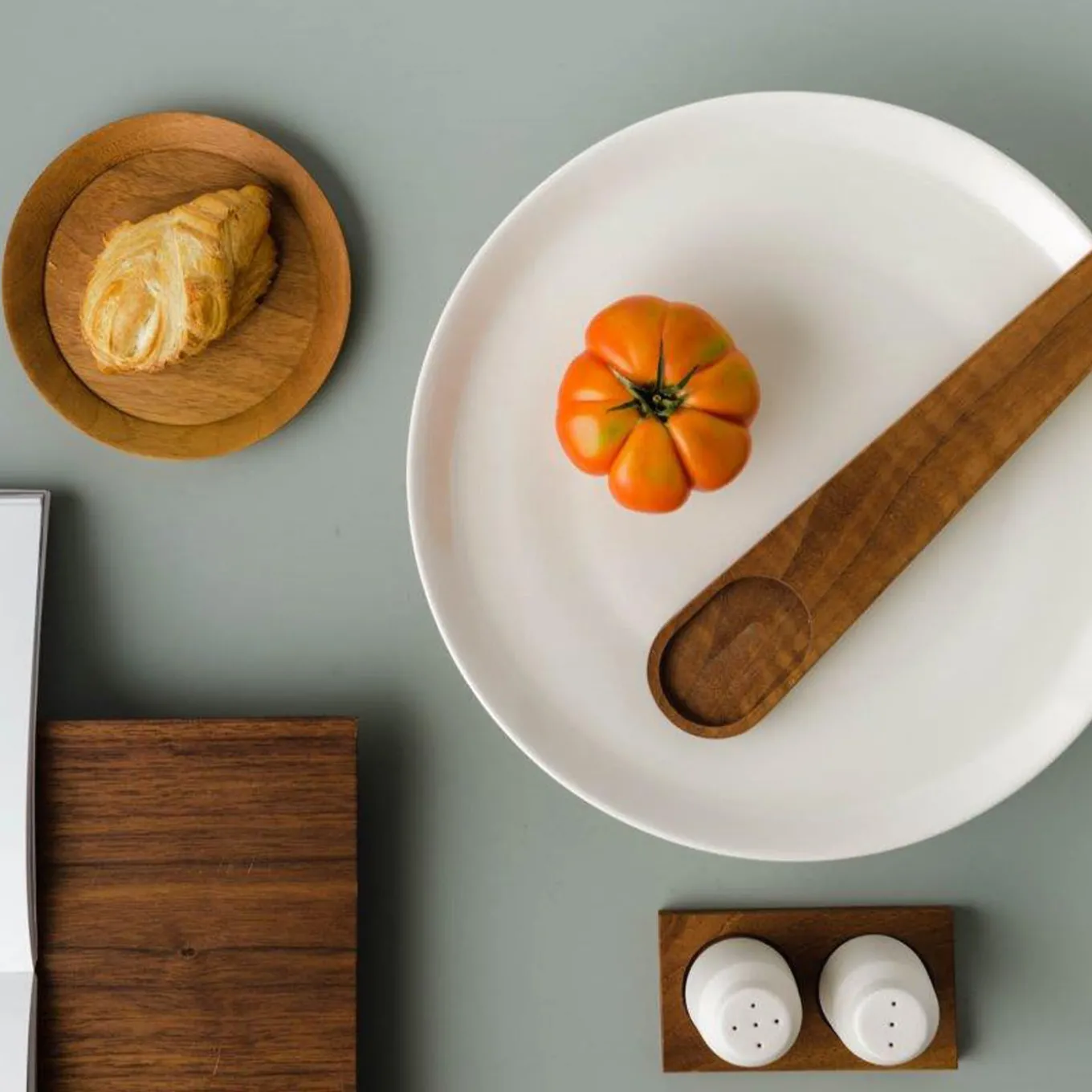 Salt and Pepper Shaker Set