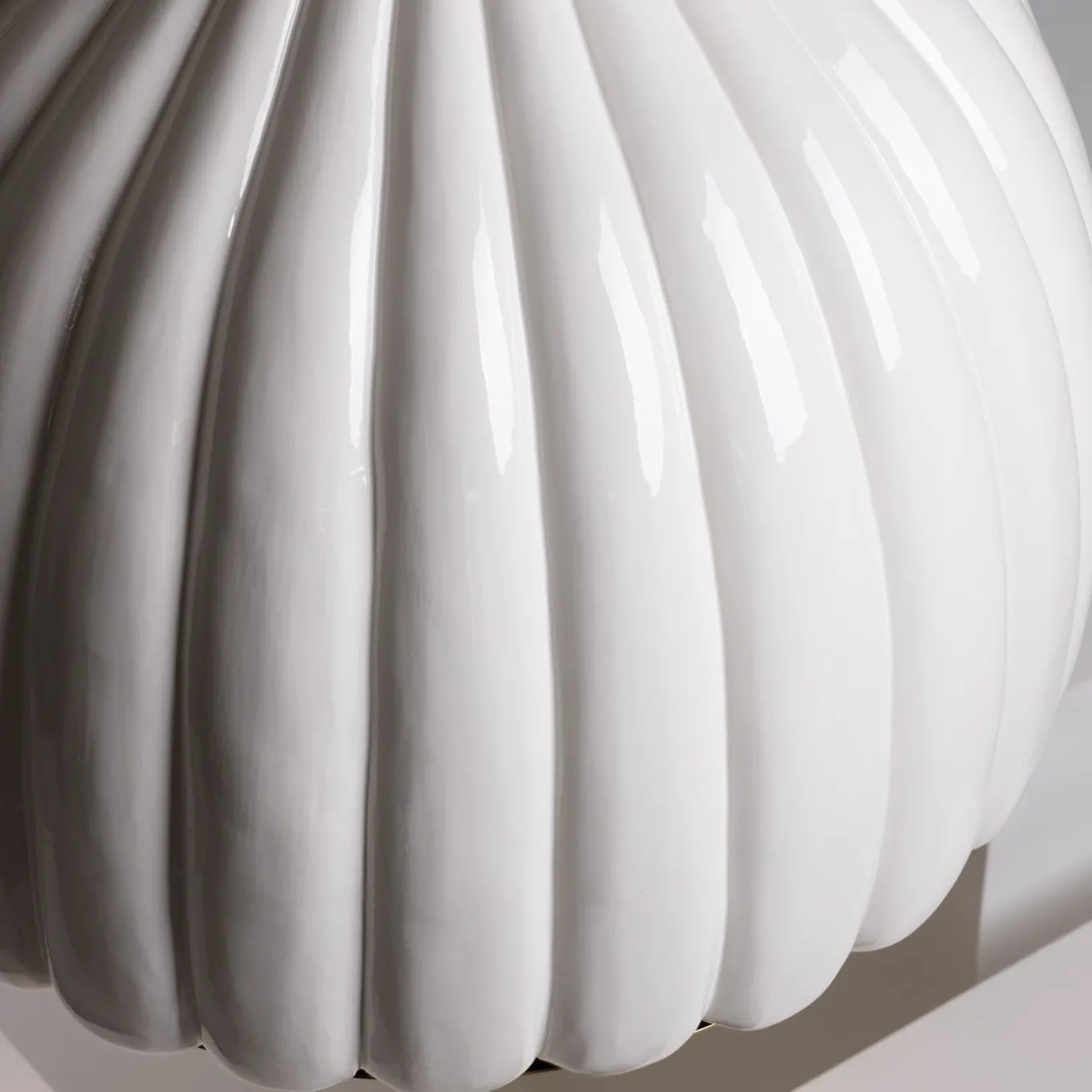 Scalloped White Ceramic Pendant Lamp