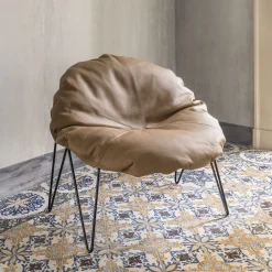 Sen-Su Lounge Armchair with Leather Cushion