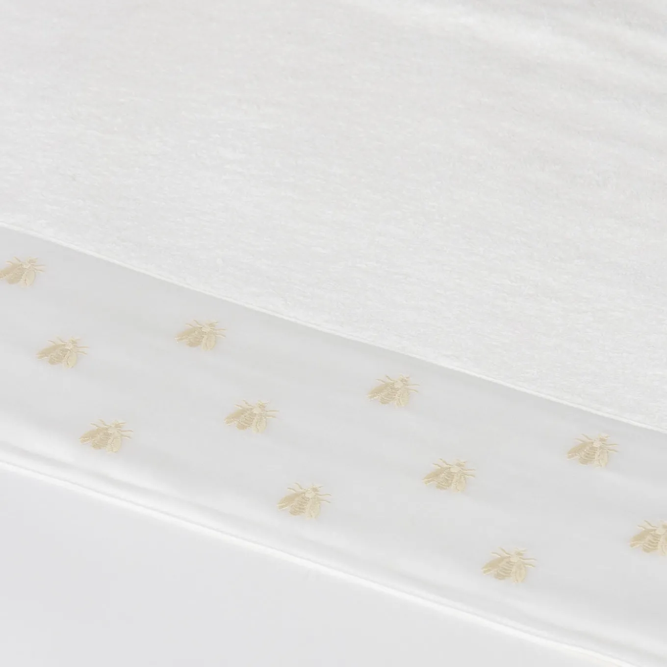 Set of 2 Api White Satin Towels