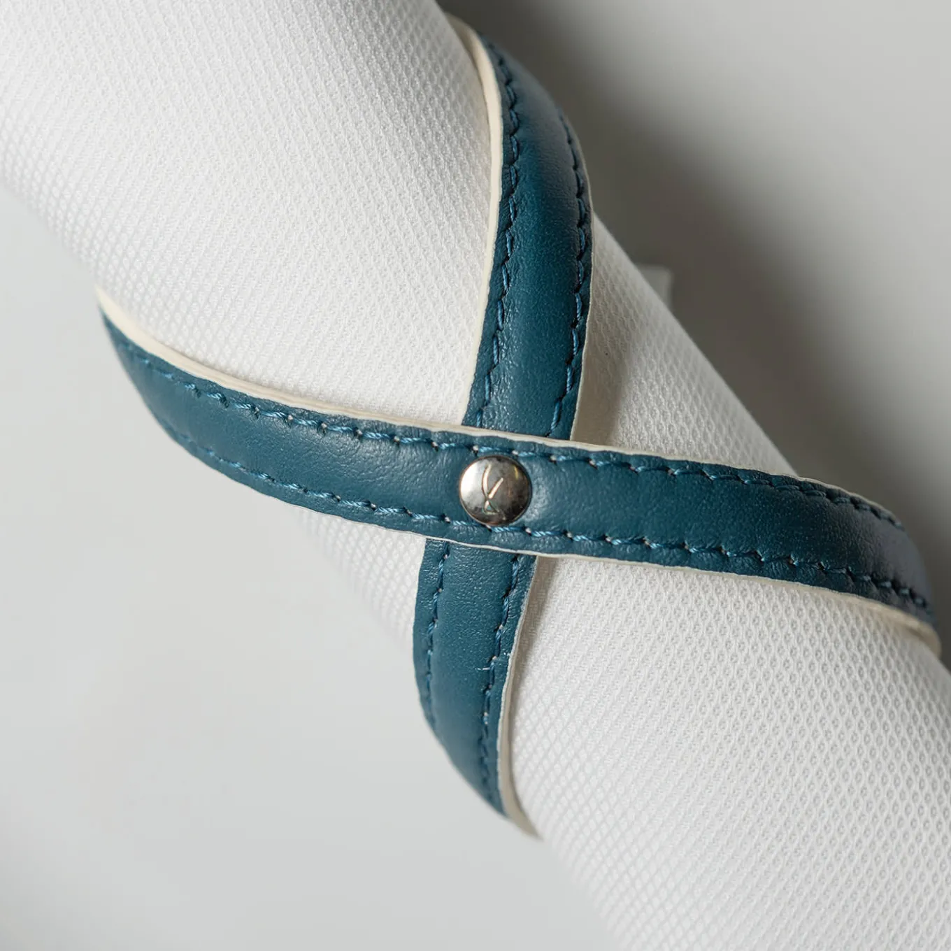 Set of 2 Heathcliff Amalfi Blu and Luna White Napkin Holders