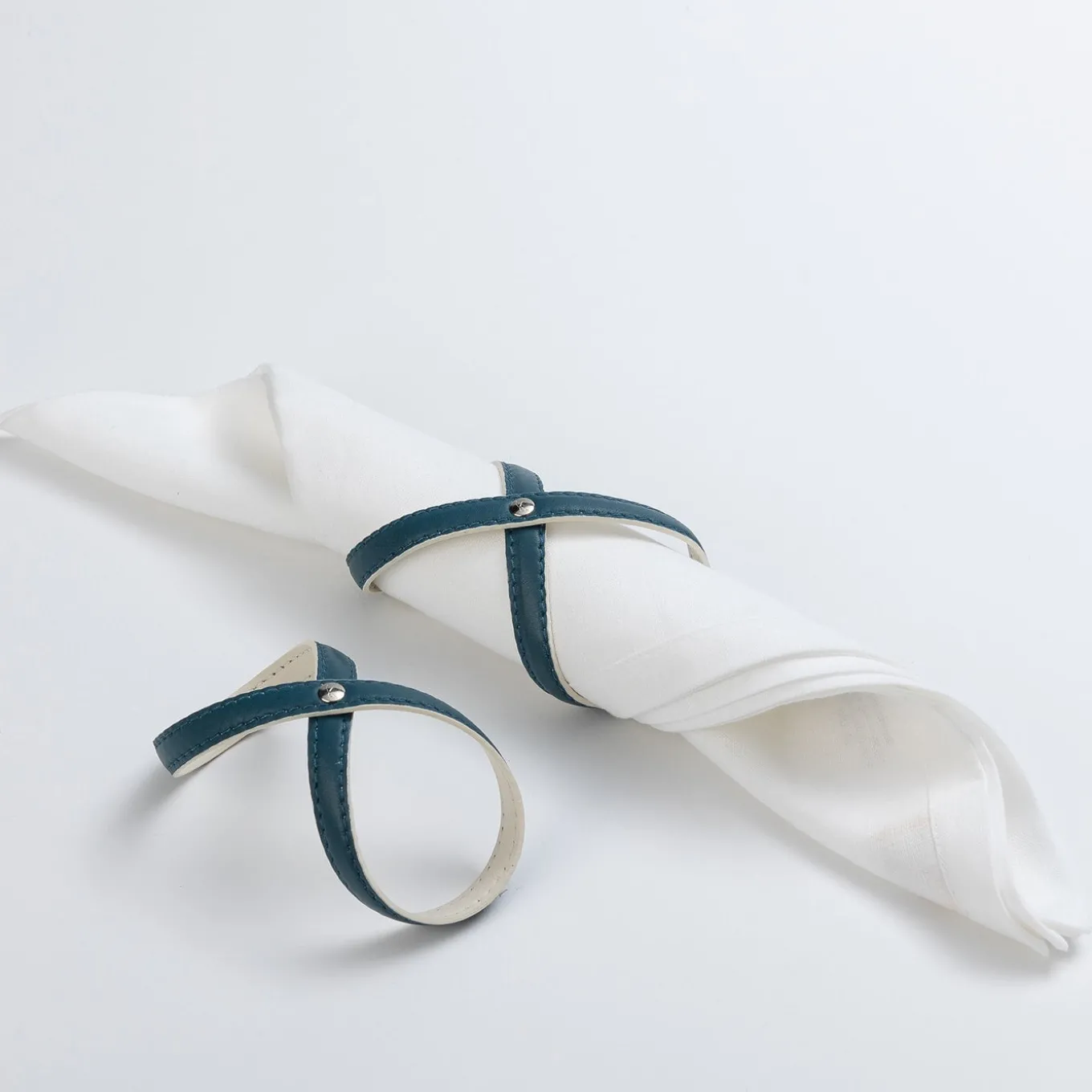 Set of 2 Heathcliff Amalfi Blu and Luna White Napkin Holders