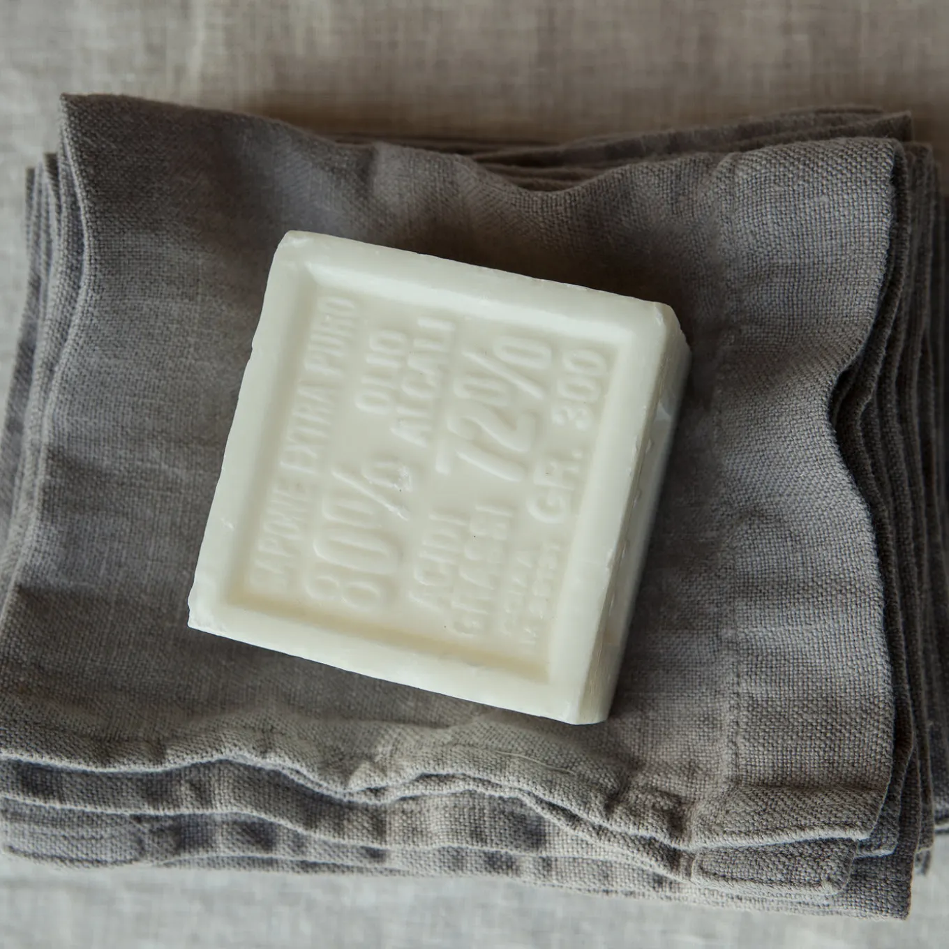 Set of 2 Light Blue Linen Towels with Long Fringes