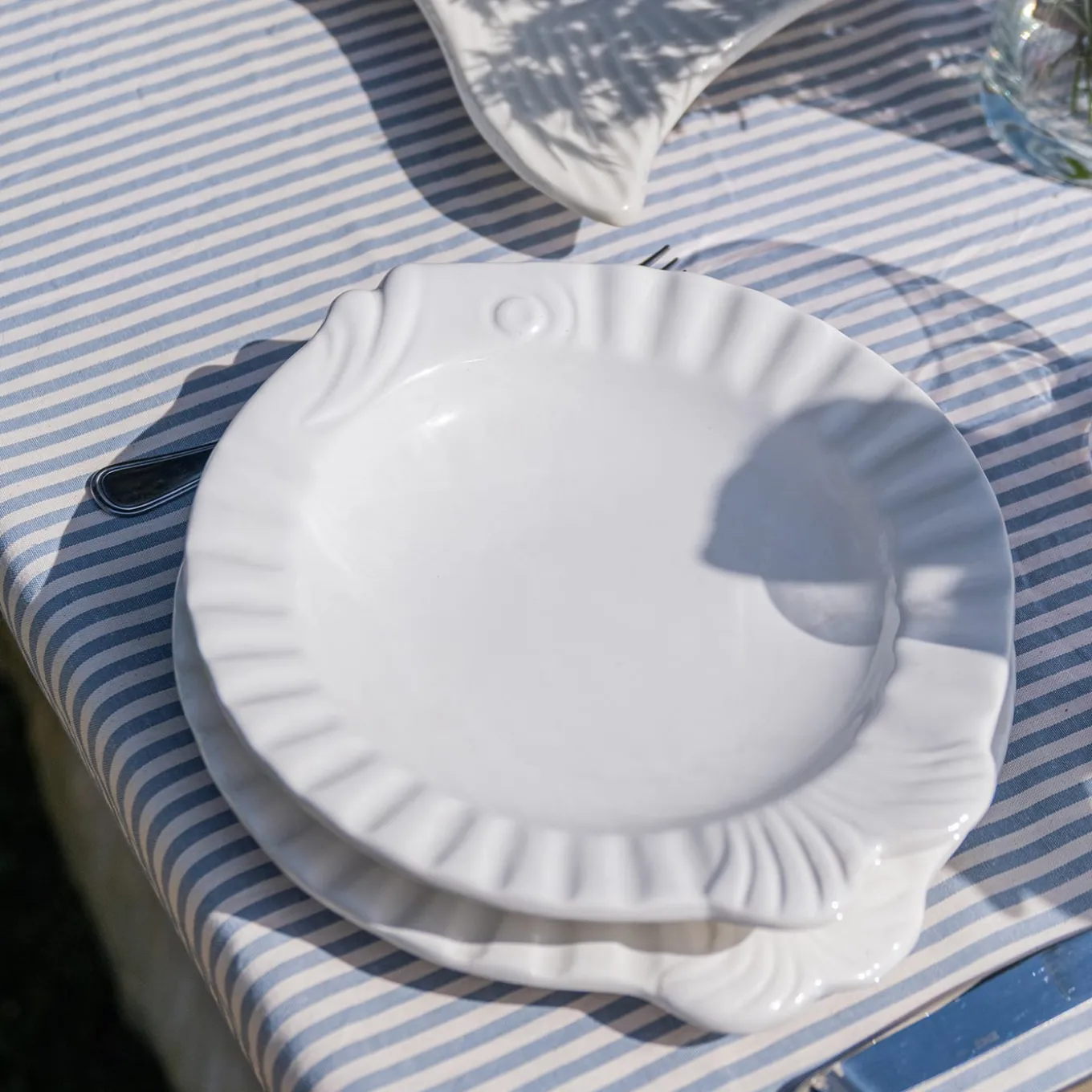 Set Of 2 Pampelonne White Ceramic Dinner Plates