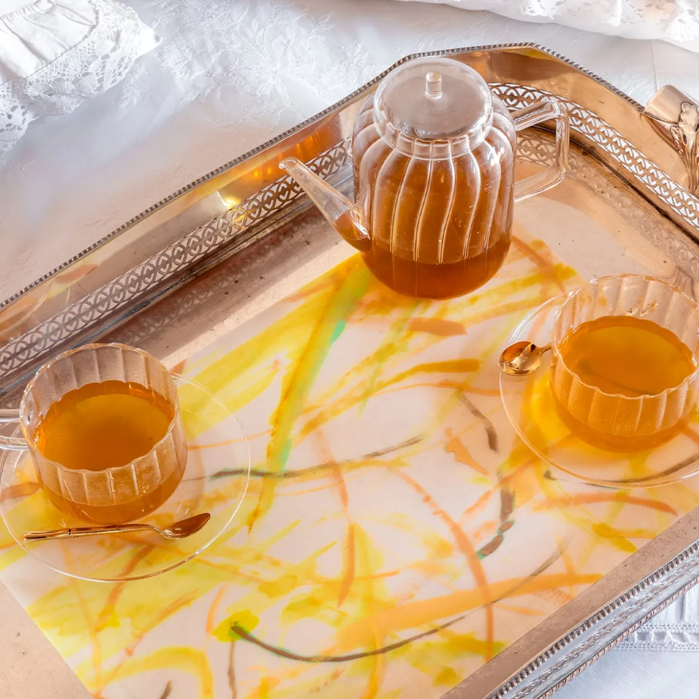 Set of 2 placemats and 2 yellow Roman breeze napkins