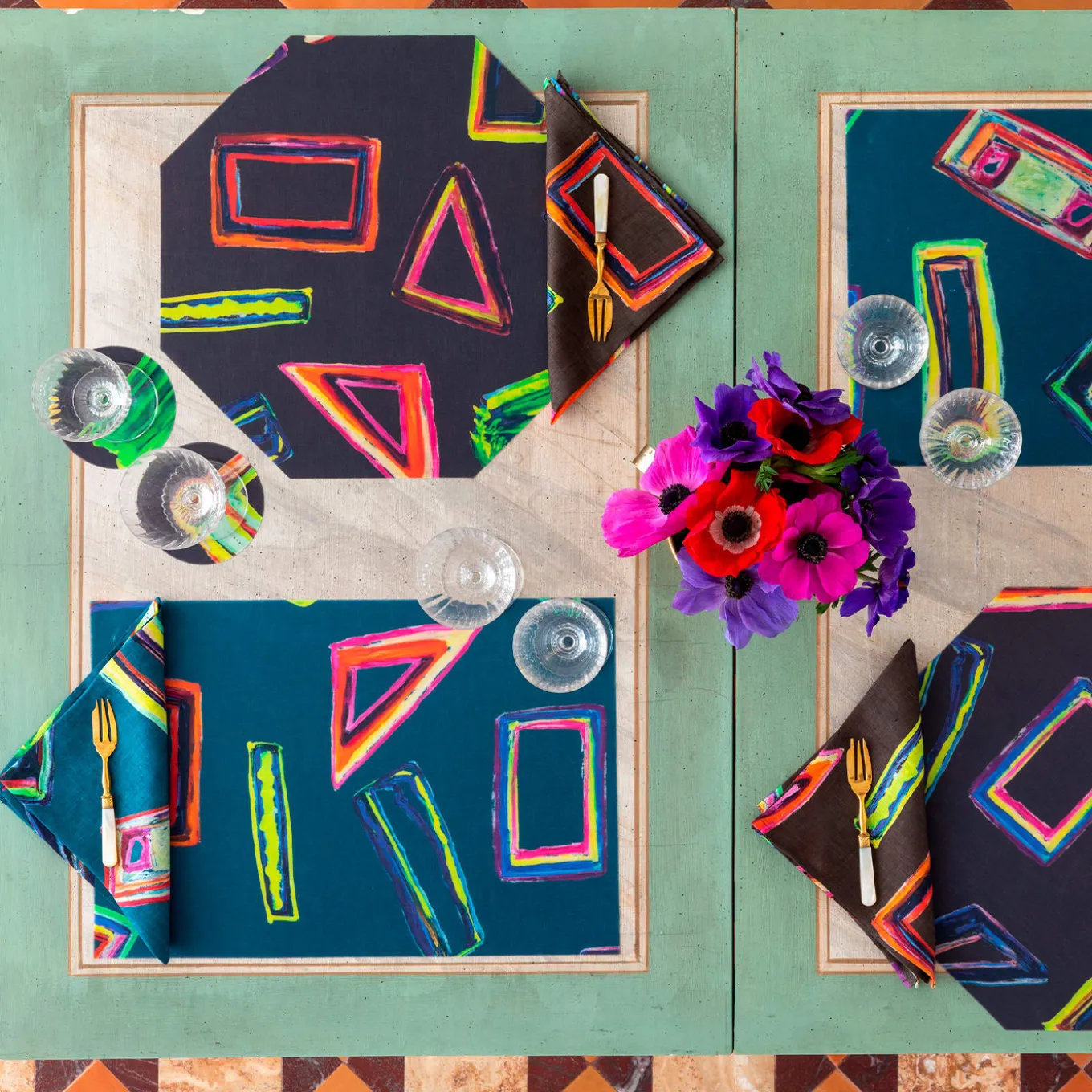 Set of 2 Space Shapes Placemats and napkins in blue