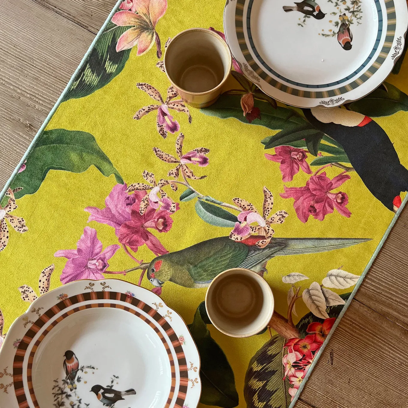 Set of 2 Tropical and Striped Yellow Runners