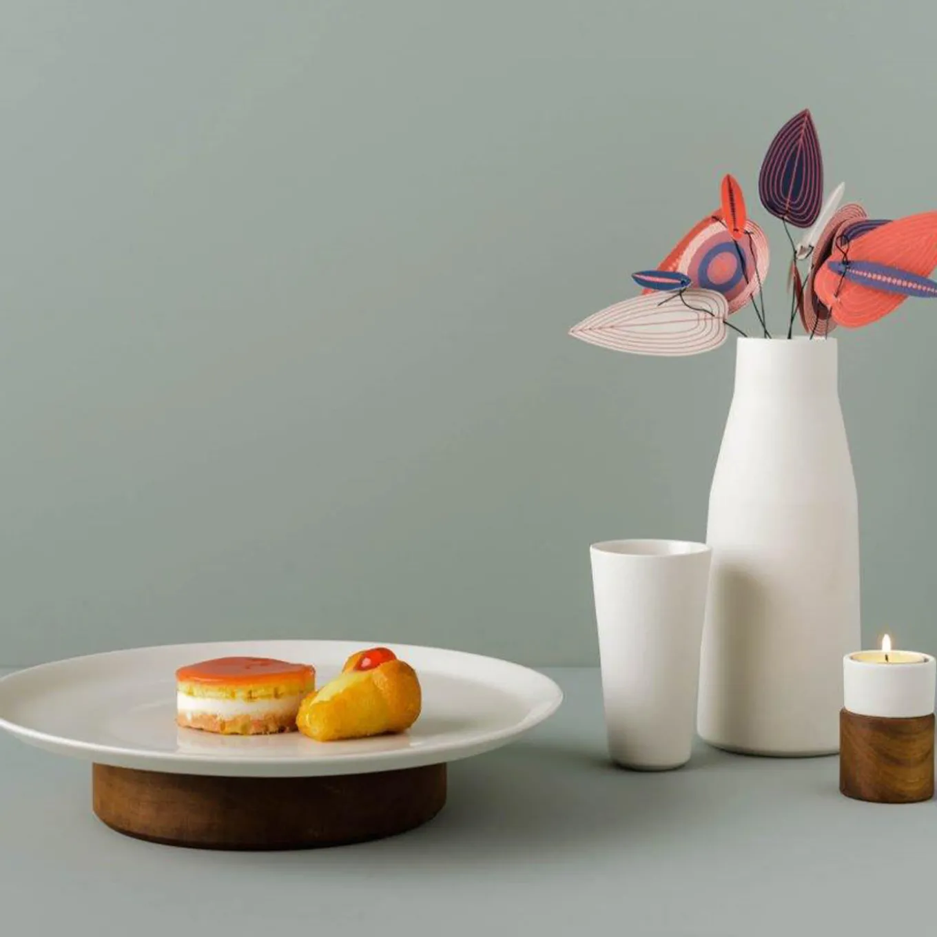 Set of 4 White Ceramic Dessert Plates