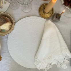 Set of 4 White Napkins with Sicilian Lace