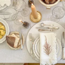 Set of 4 White Napkins with Sicilian Lace