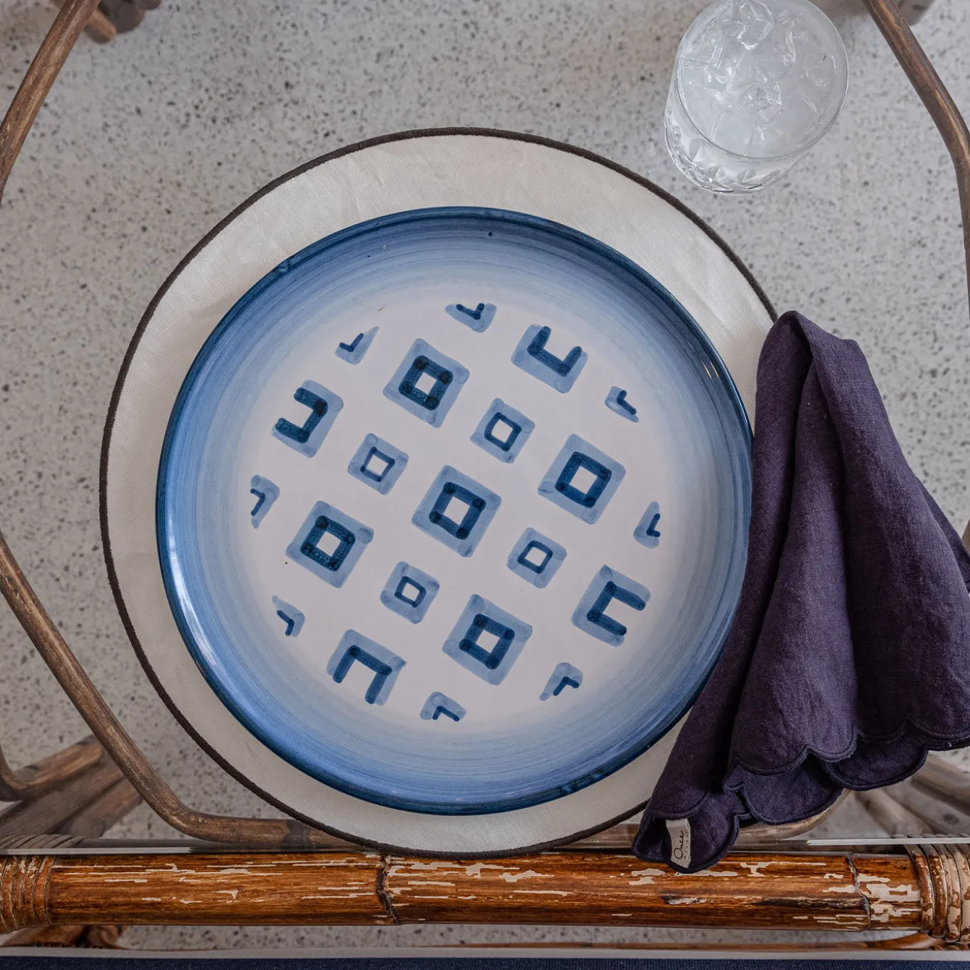 Set of 4 white Waxed Round Placemats