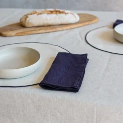 Set of 4 white Waxed Round Placemats
