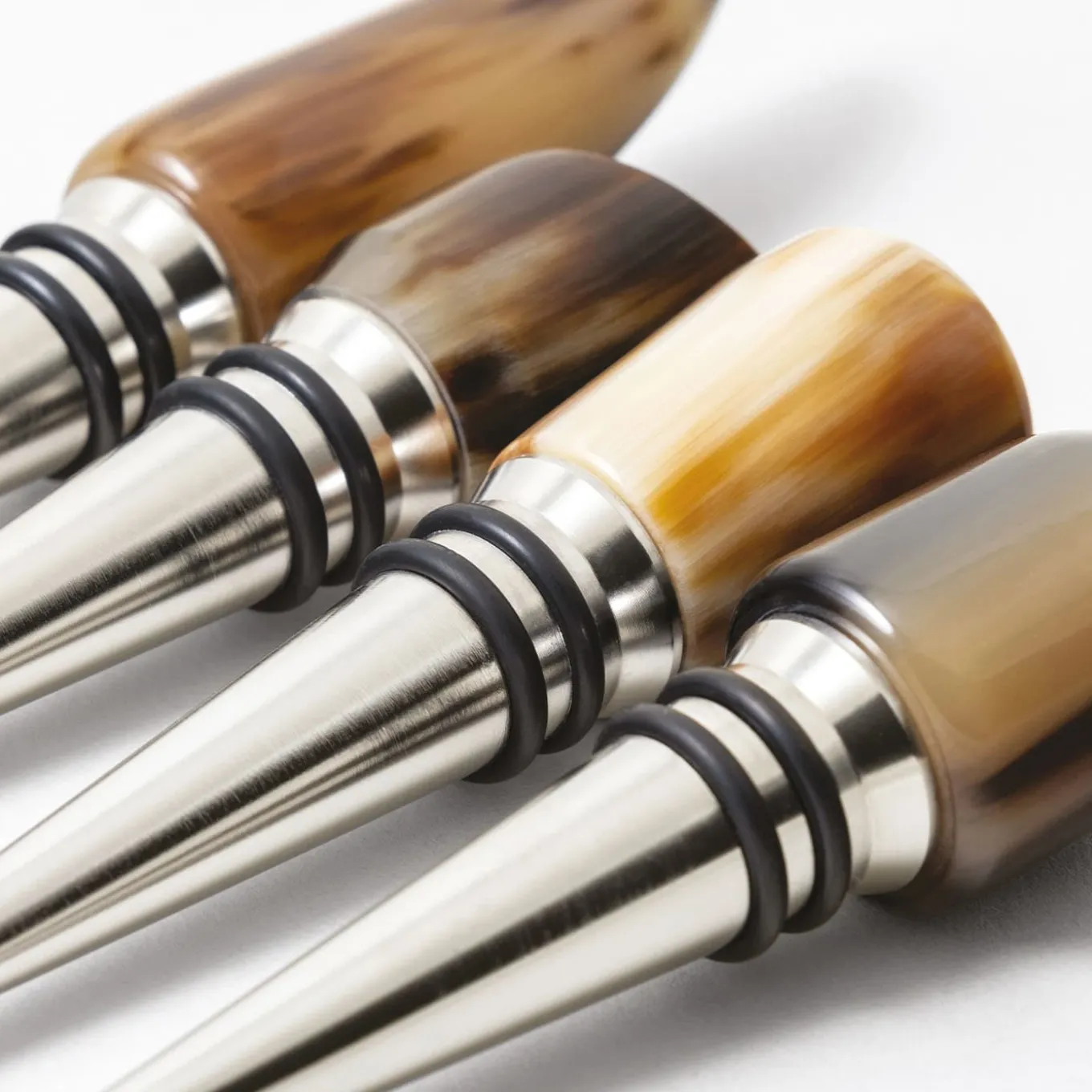 Set of 4 Wine Stoppers in Natural Horn