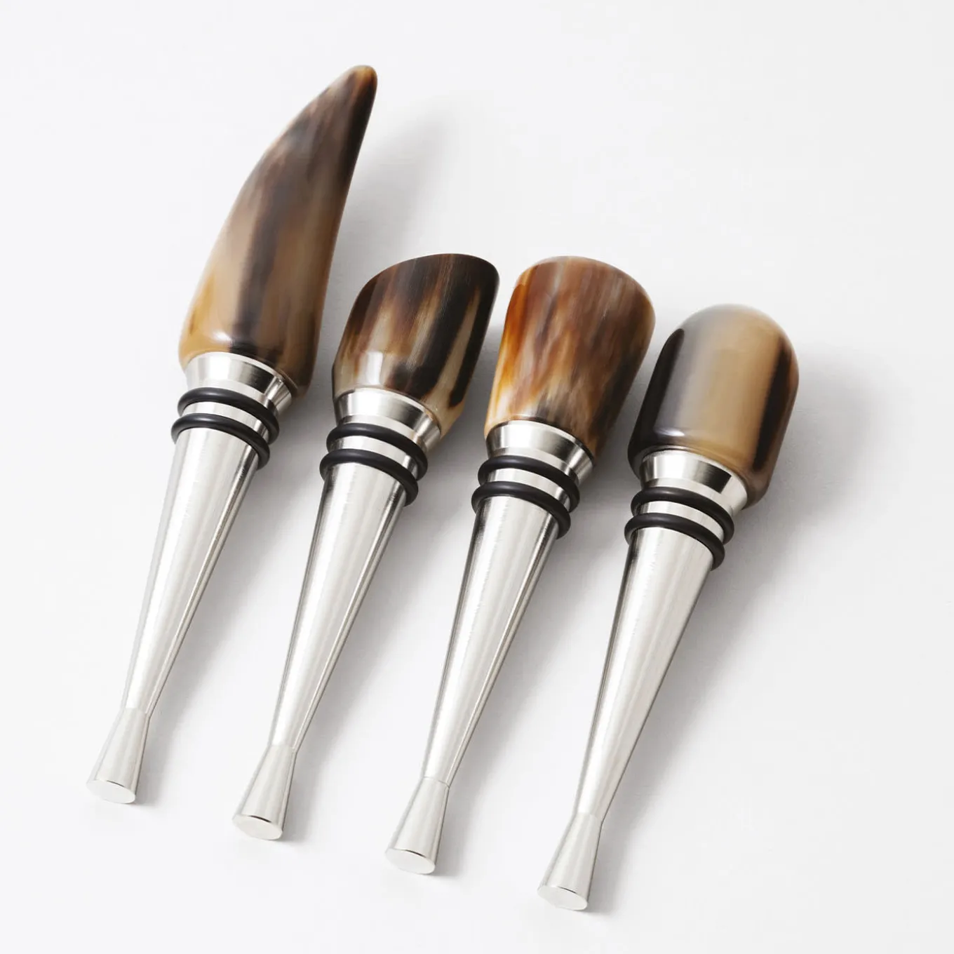 Set of 4 Wine Stoppers in Natural Horn