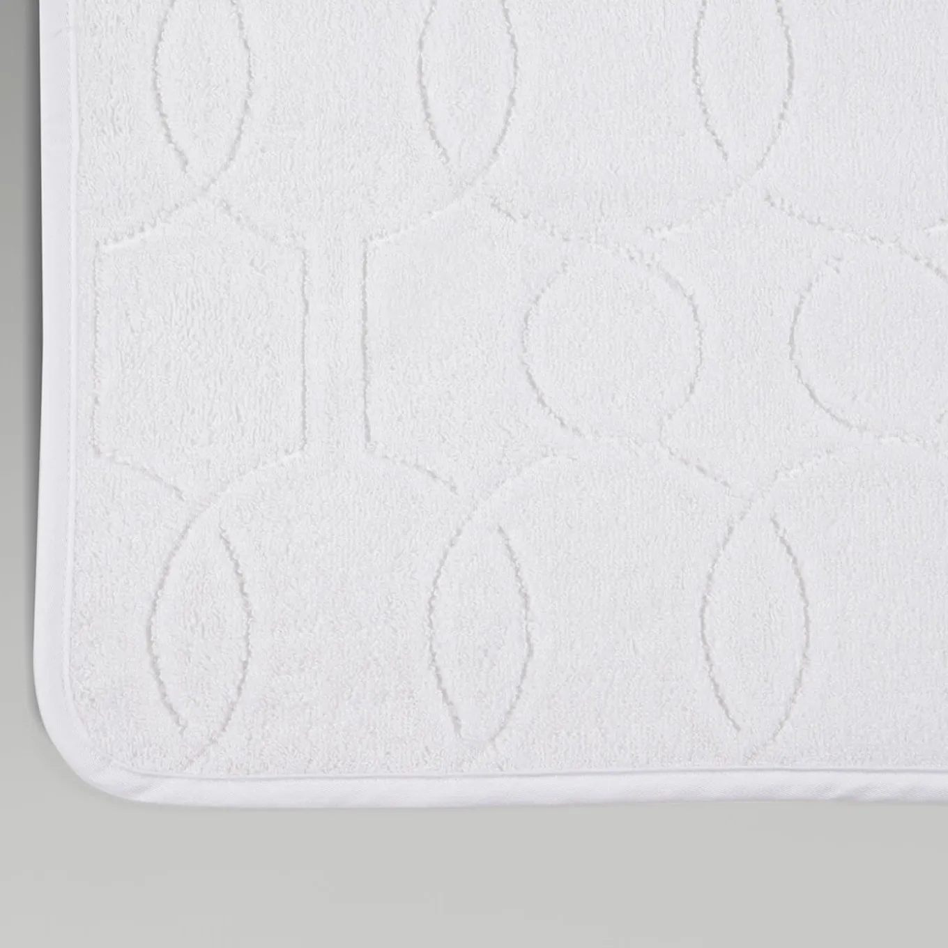 Shangri-La Jacquard White Bath Rug