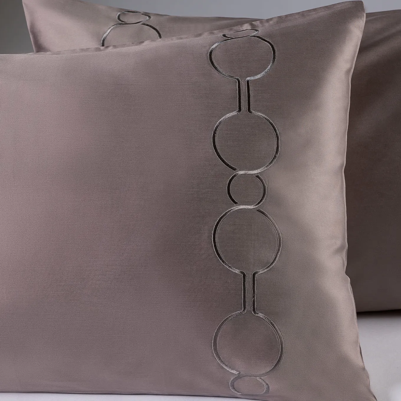 Shangri-La Rosa Tropea Set of 2 Pillowcases