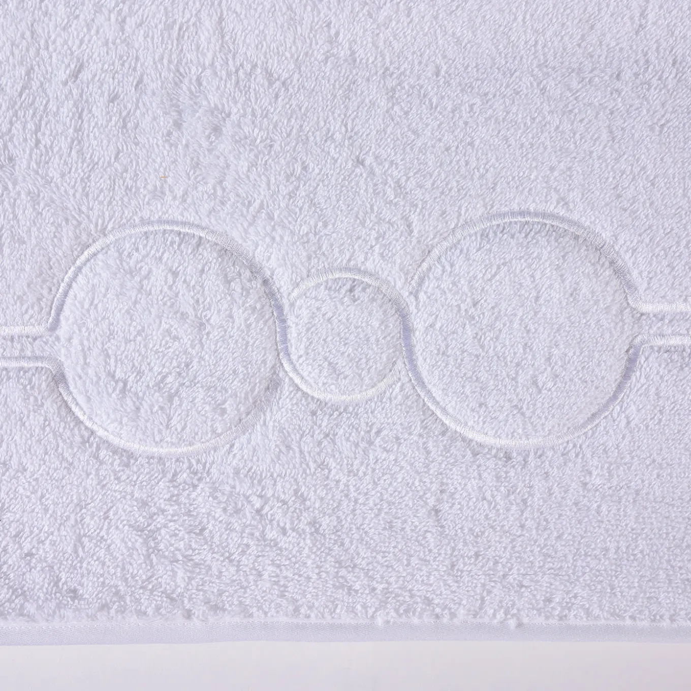 Shangri-La White Bath Rug