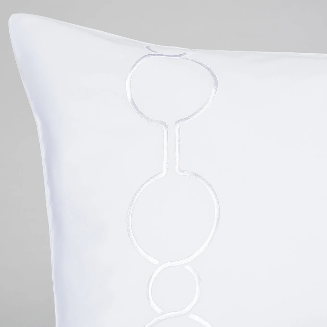 Shangri-La White Set of 2 Pillowcases