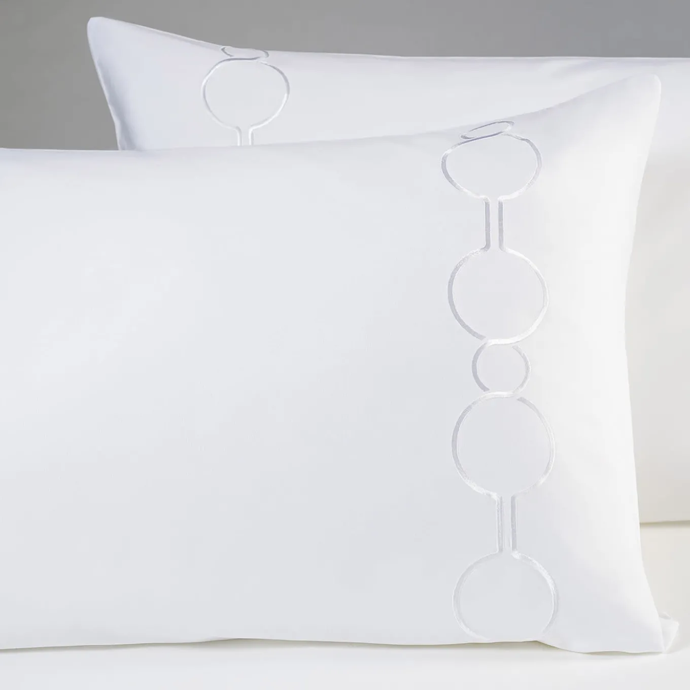 Shangri-La White Set of 2 Pillowcases