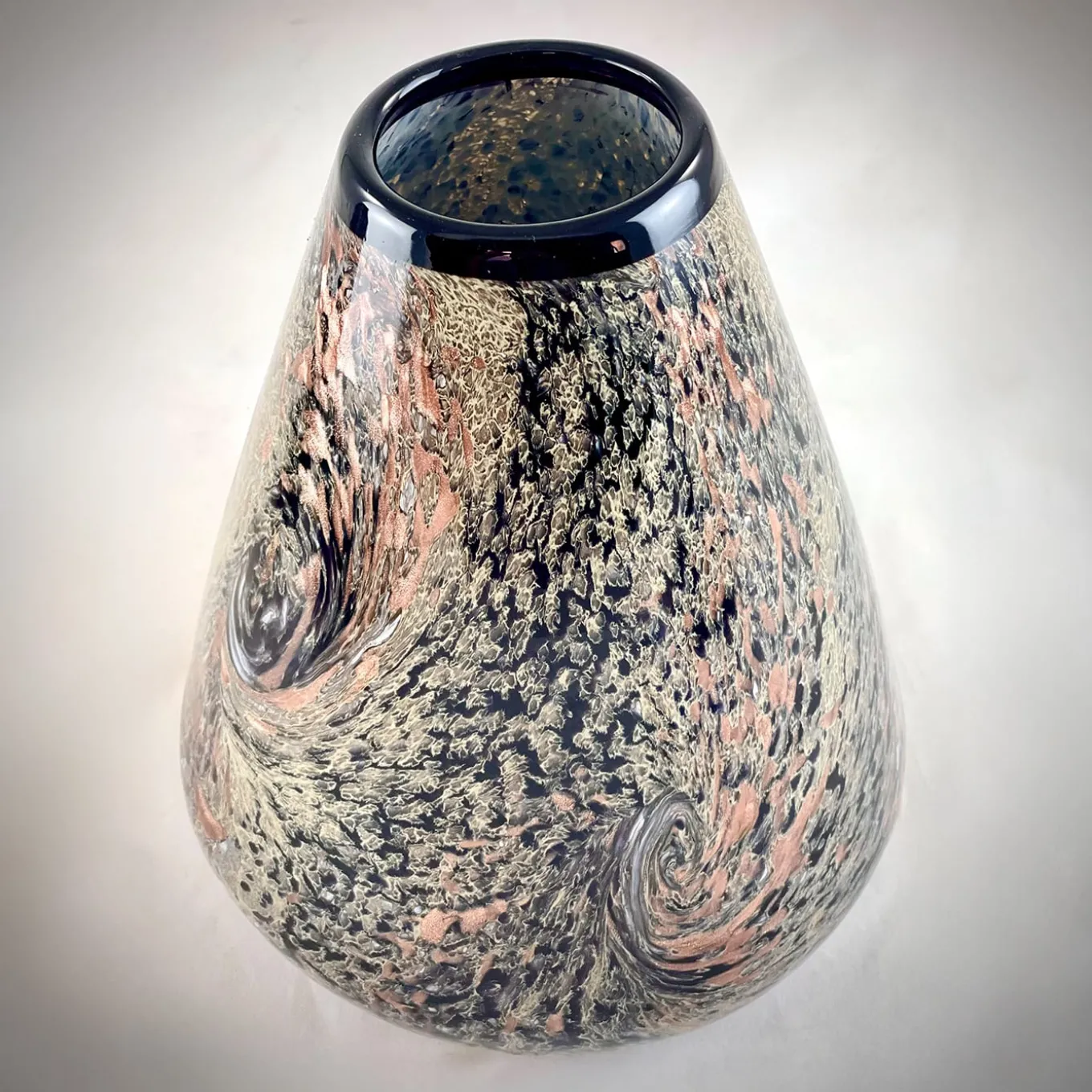 Short Vortex Vase