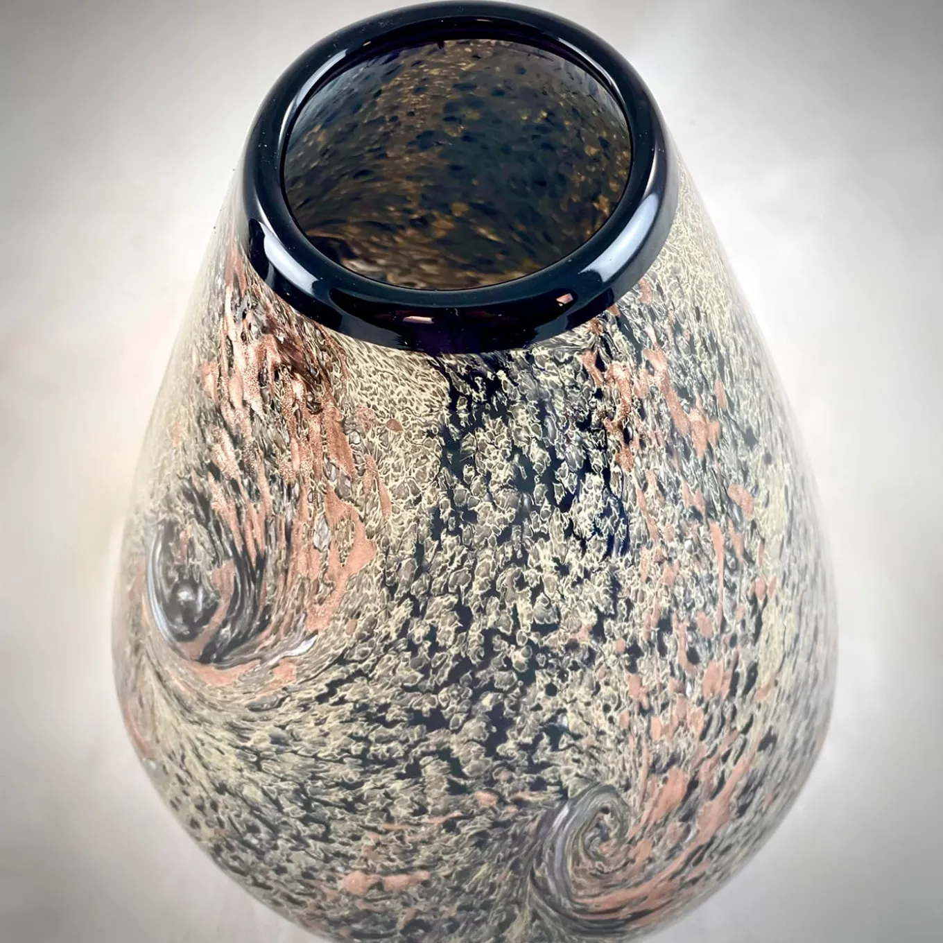 Short Vortex Vase