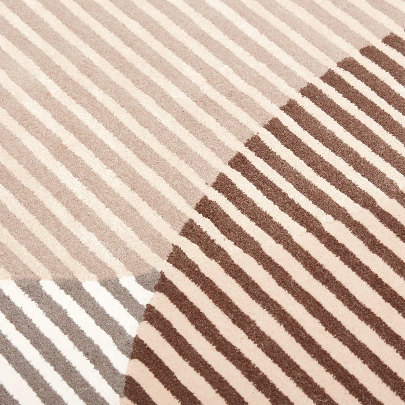 Sinking Circles geometric Beige motif Wool Rug