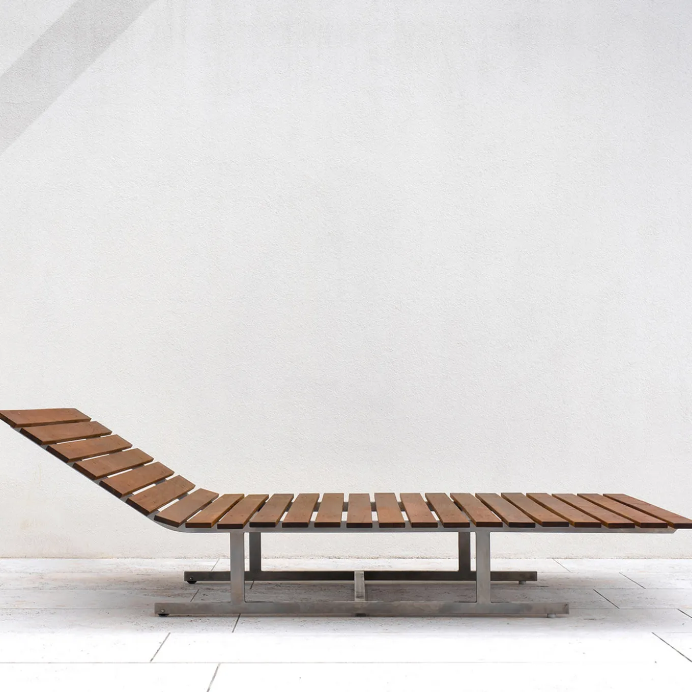 Sled Outdoor Chaise Longue