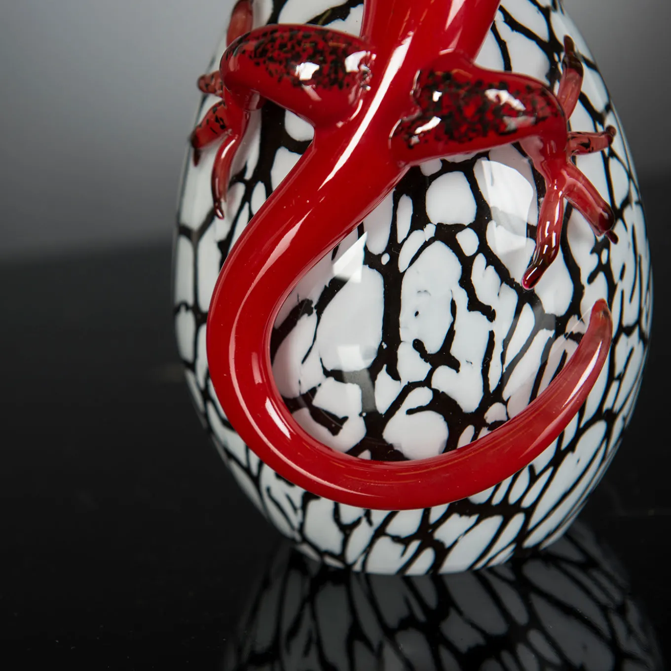 Small Glass Egg with Red Gecko