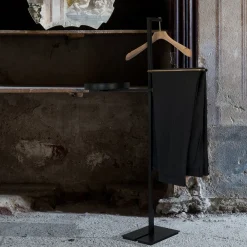 SRV02 Valet Stand