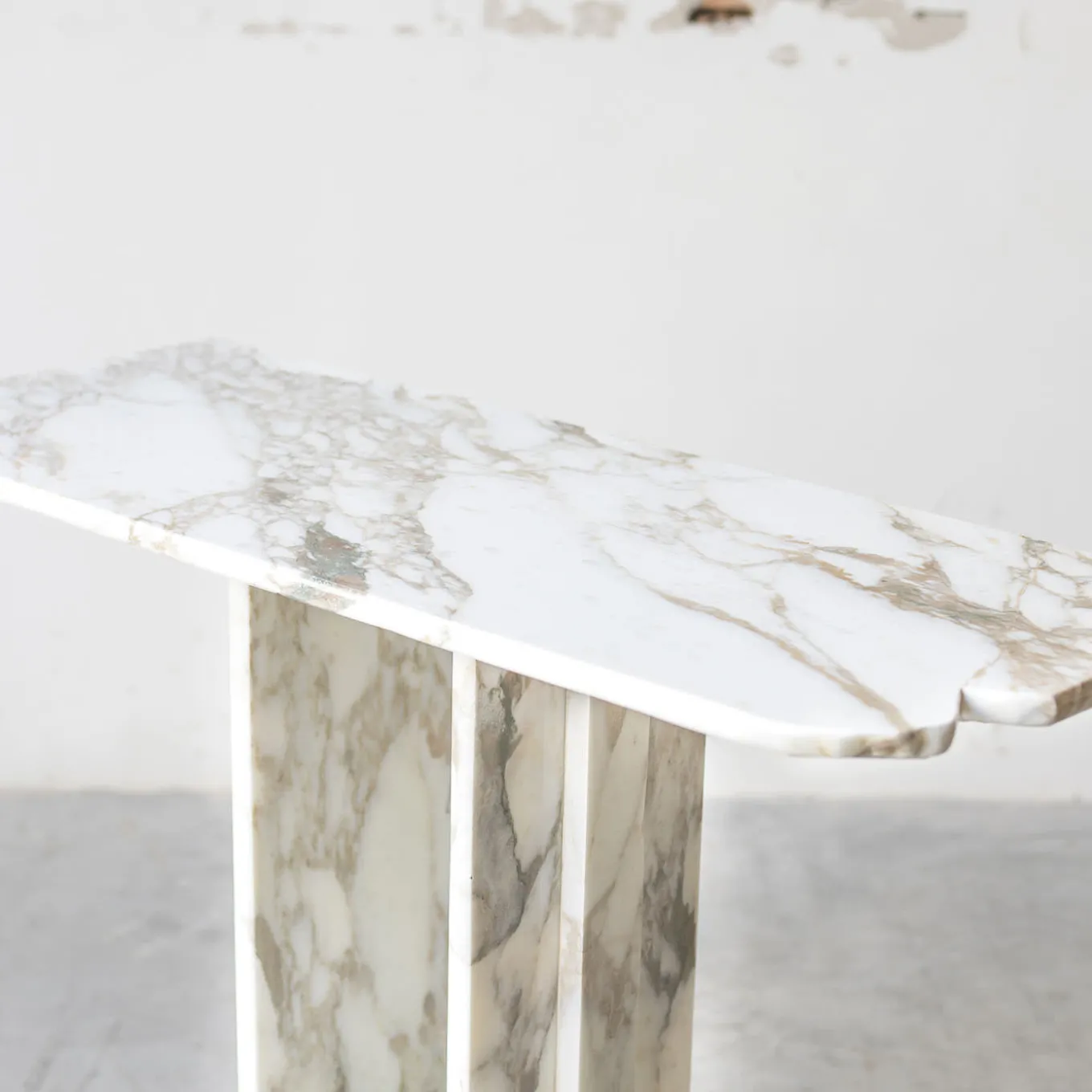 SSC103 Calacatta Oro Marble Console