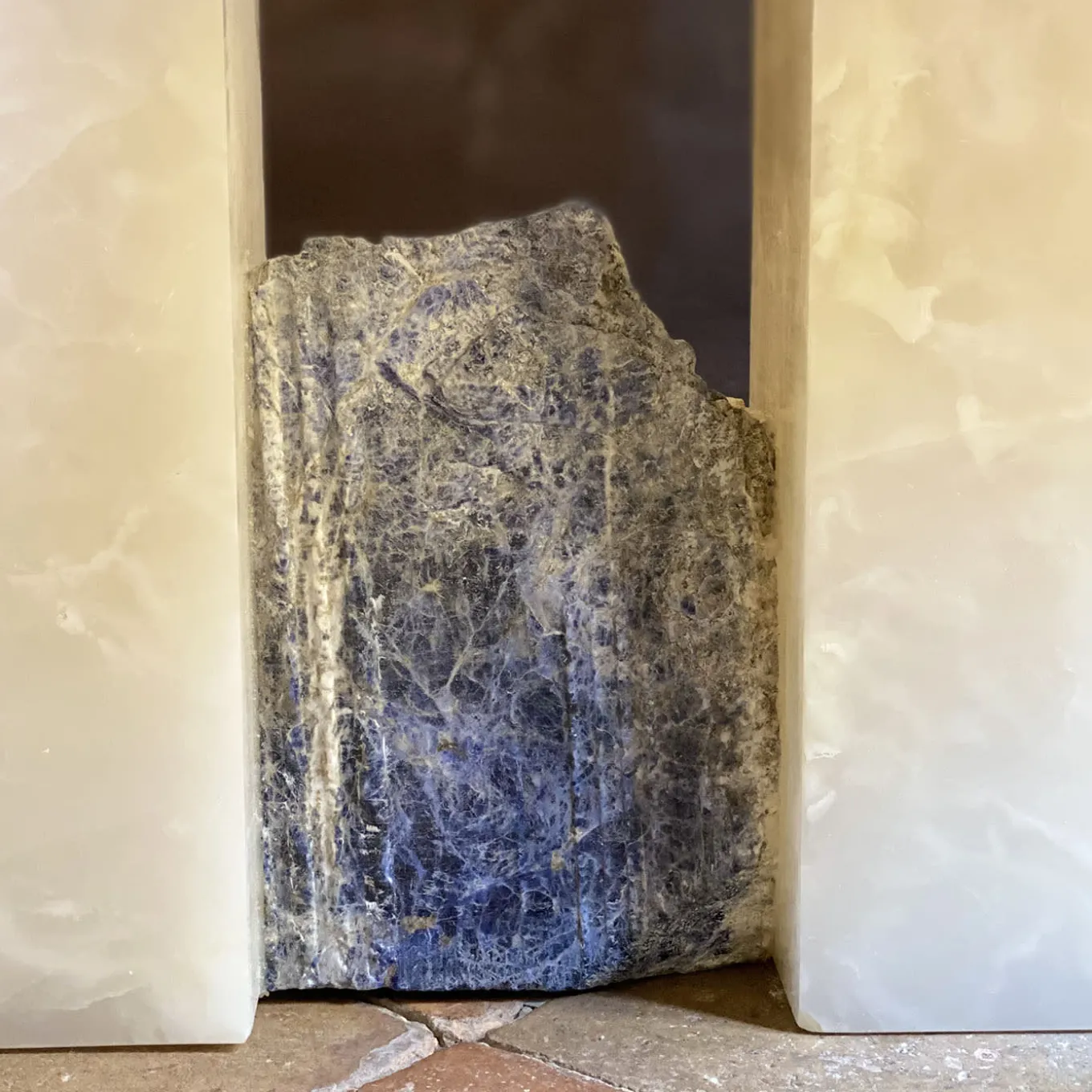 SST020 Honey Onyx Marble Table