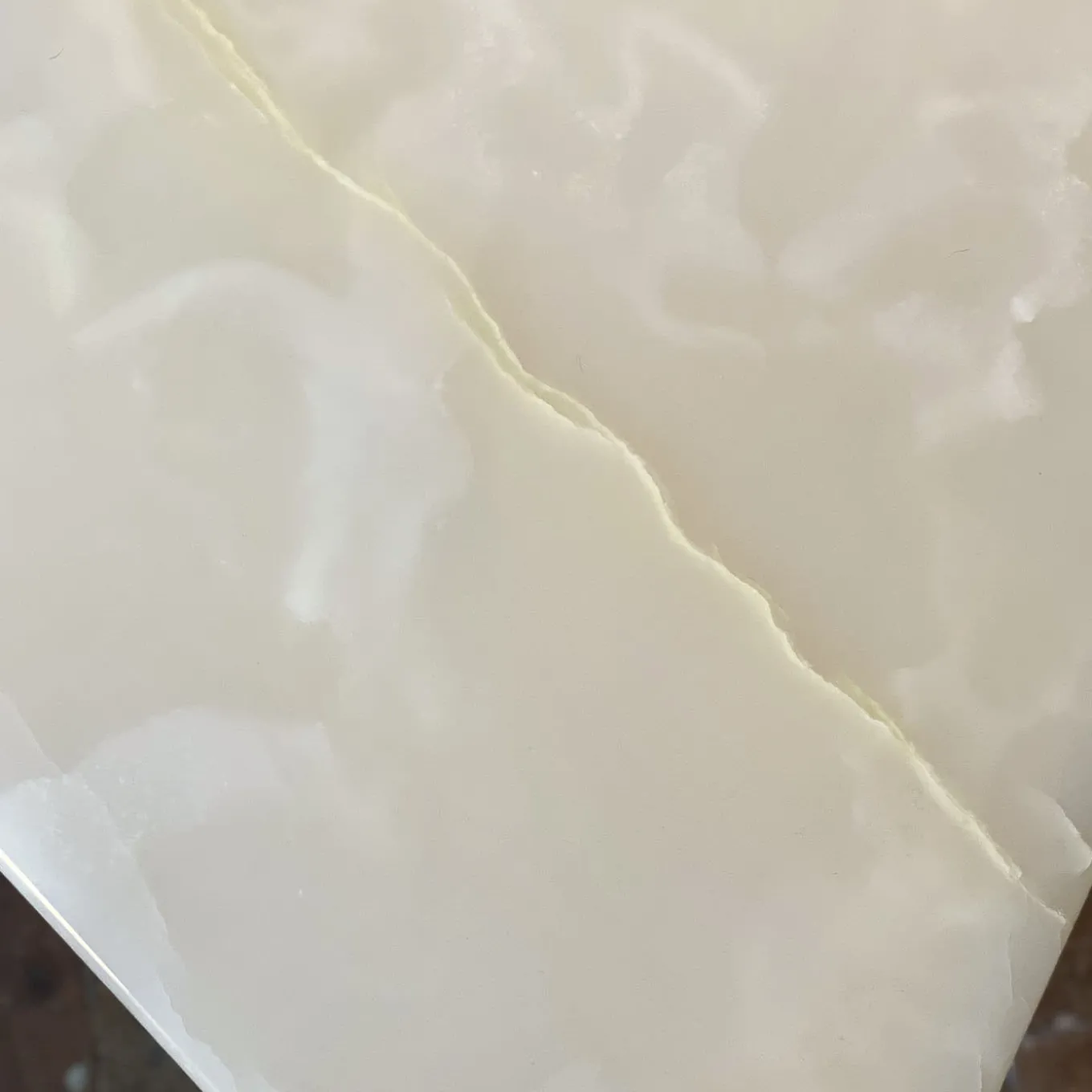 SST020 Honey Onyx Marble Table