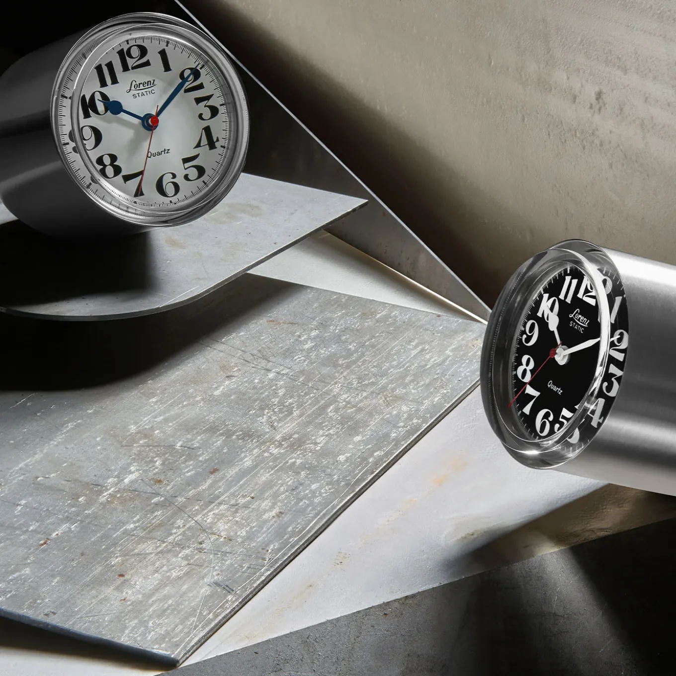 Static Silver Table Clock by Richard Sapper