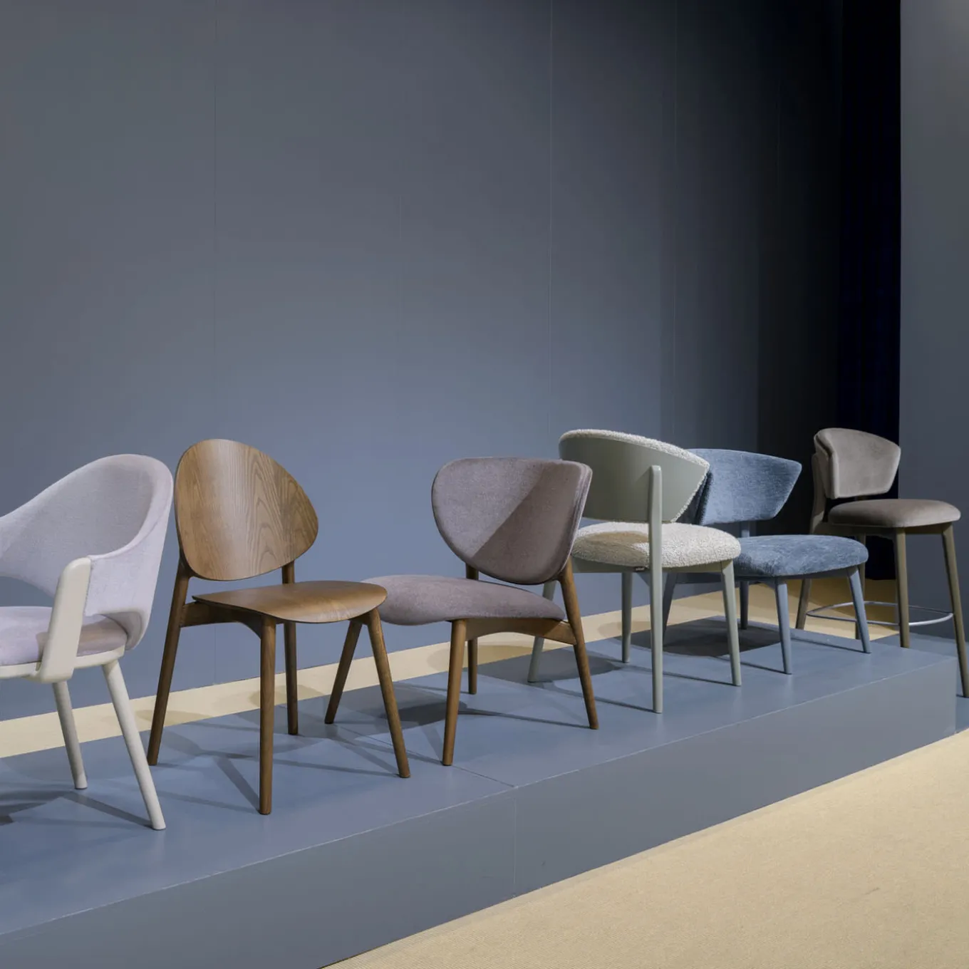 Stella 823 Blue Lounge Chair By Matteo Ragni