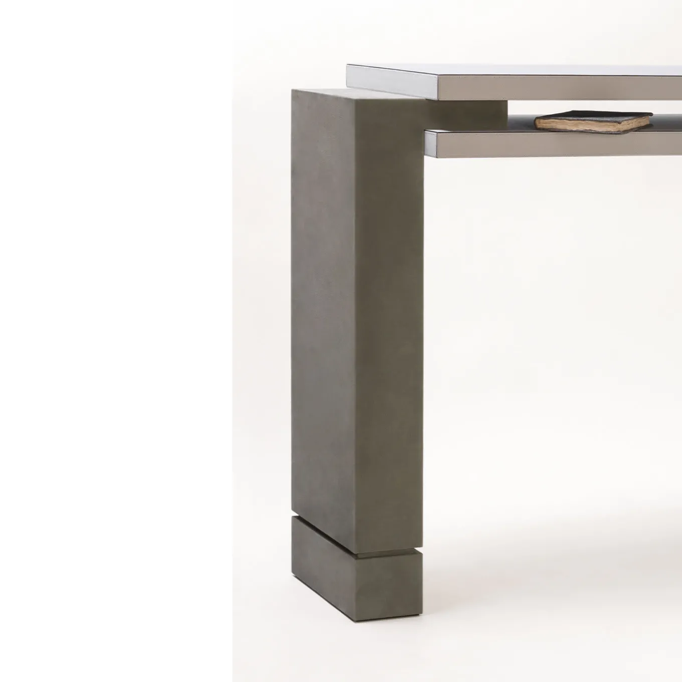 Stratos Leather Console