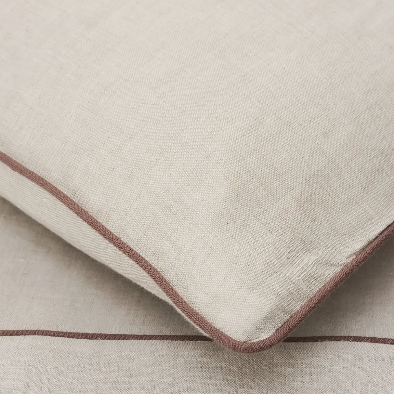 Summer Bed Natural Linen Set with Vintage Pink Piping