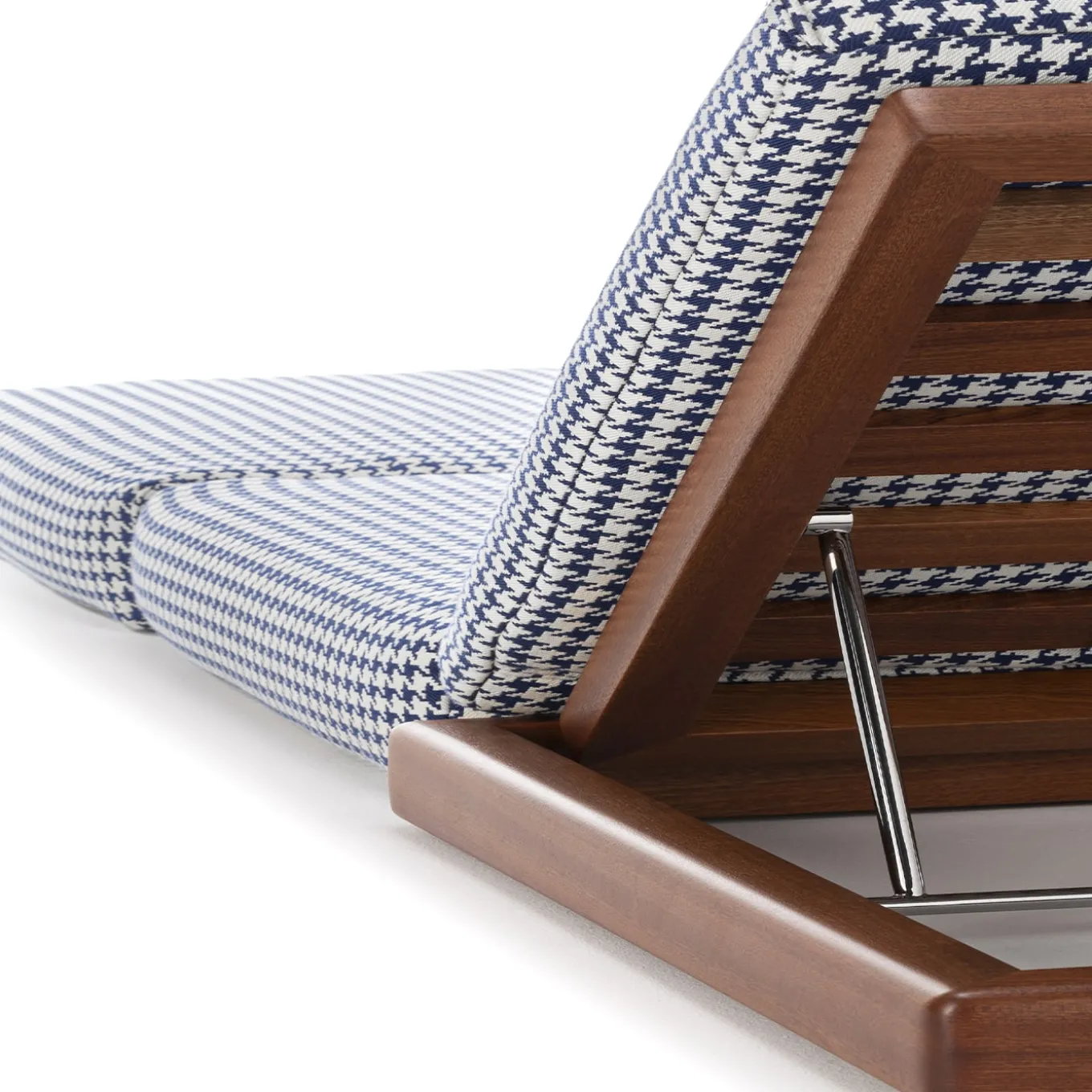 Sunset Poolside Daybed by Paola Navone