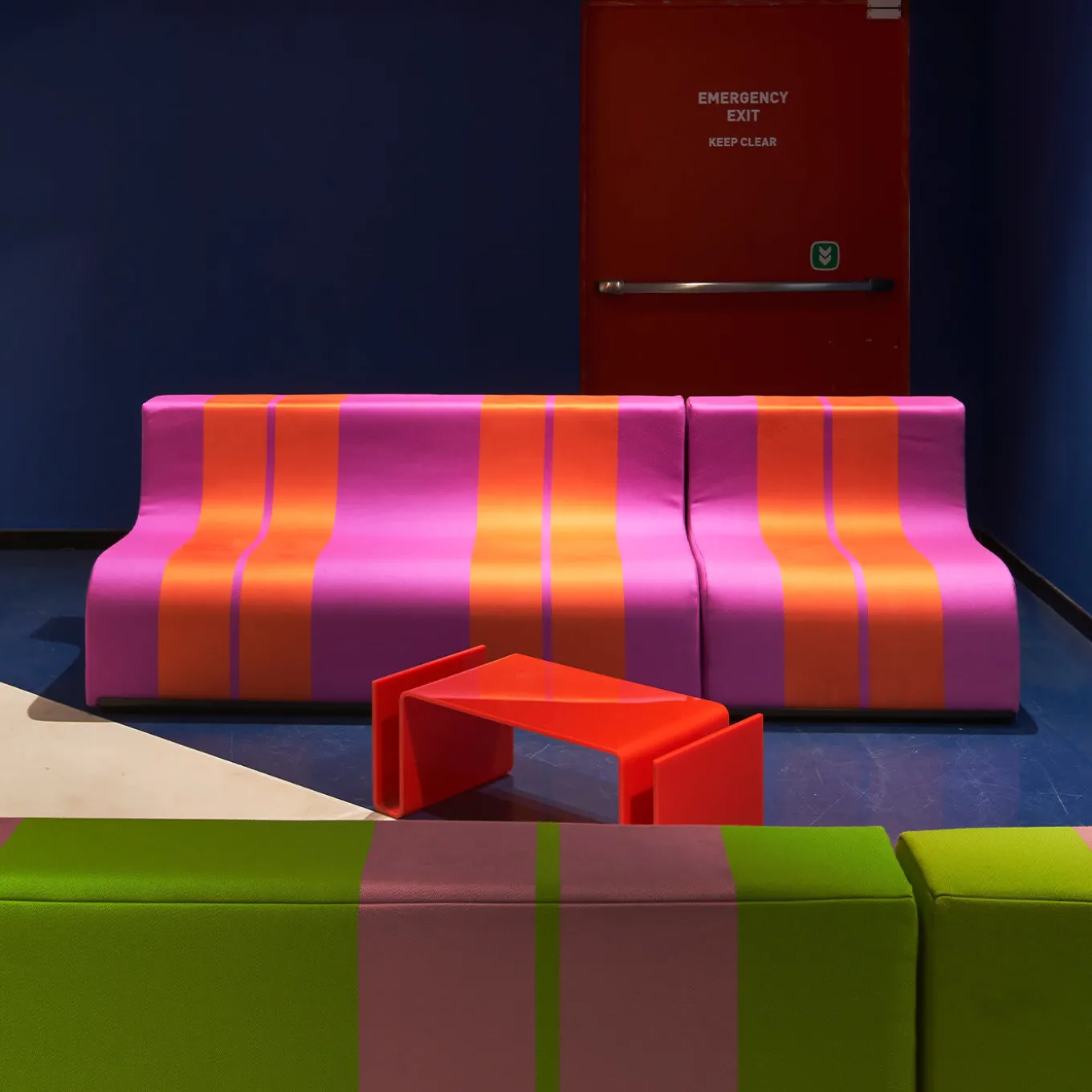 T01 Red Coffee Table