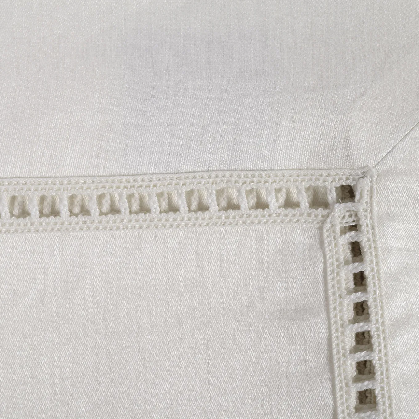 Table Linens Beige Linen Satin Entre Deux Tablecloth