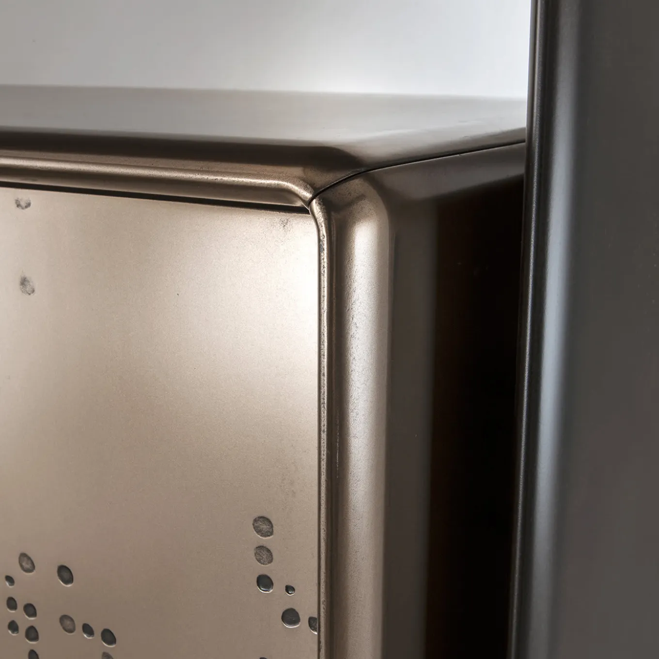 Talento Unlimited Cabinet by Edoardo Colzani Design