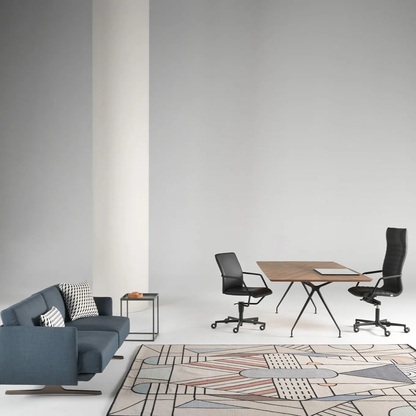 Tempo BA Black Castors Armchair