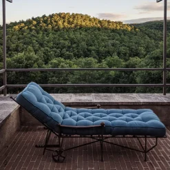 The Classic Garden Blue Chaise Longue