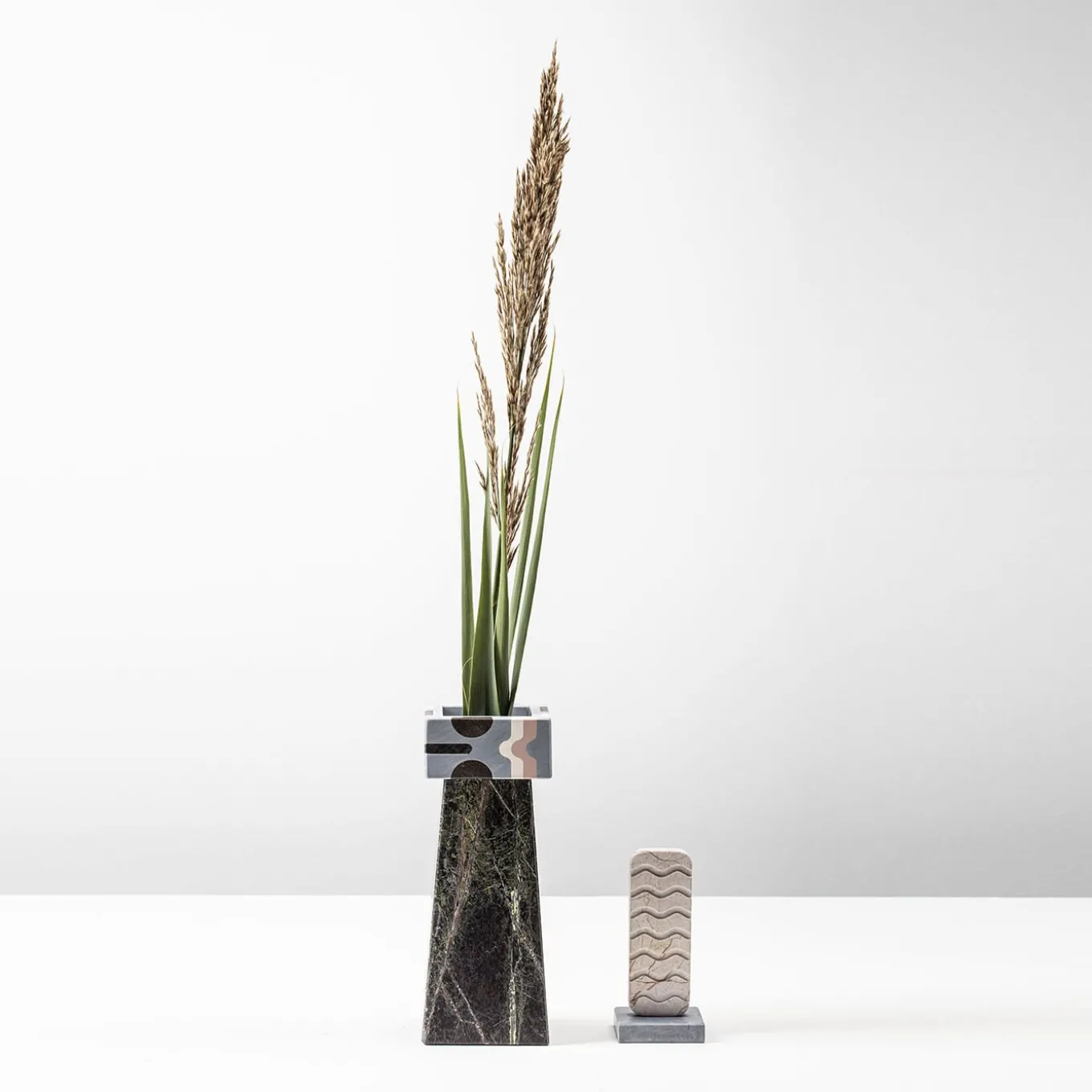 Tracino Vase by Elena Salmistraro